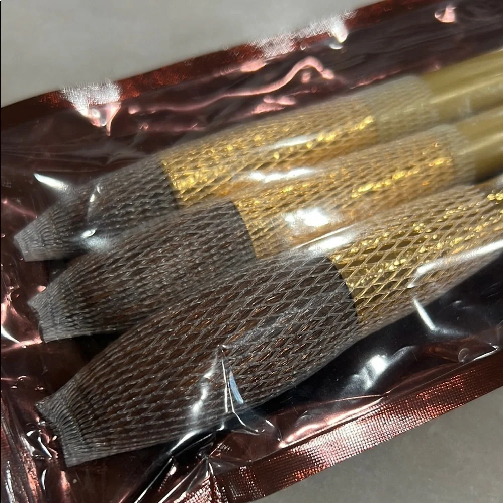 MOTD Getting Cheeky Gold Makeup Brush Set